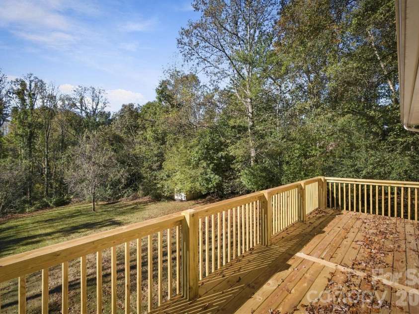 306 New Orleans Boulevard, Morganton, NC 28655.  MLS# CAR4432848, YatesRealty ID 58567. 