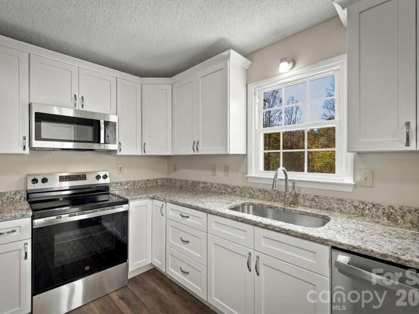 306 New Orleans Boulevard, Morganton, NC 28655.  MLS# CAR4432848, YatesRealty ID 58567. 