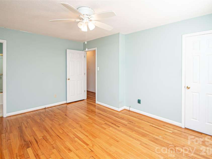 6016 Potter Road, Matthews, NC 28104.  MLS# CAR4432050, YatesRealty ID 58570. Primary Bedroom