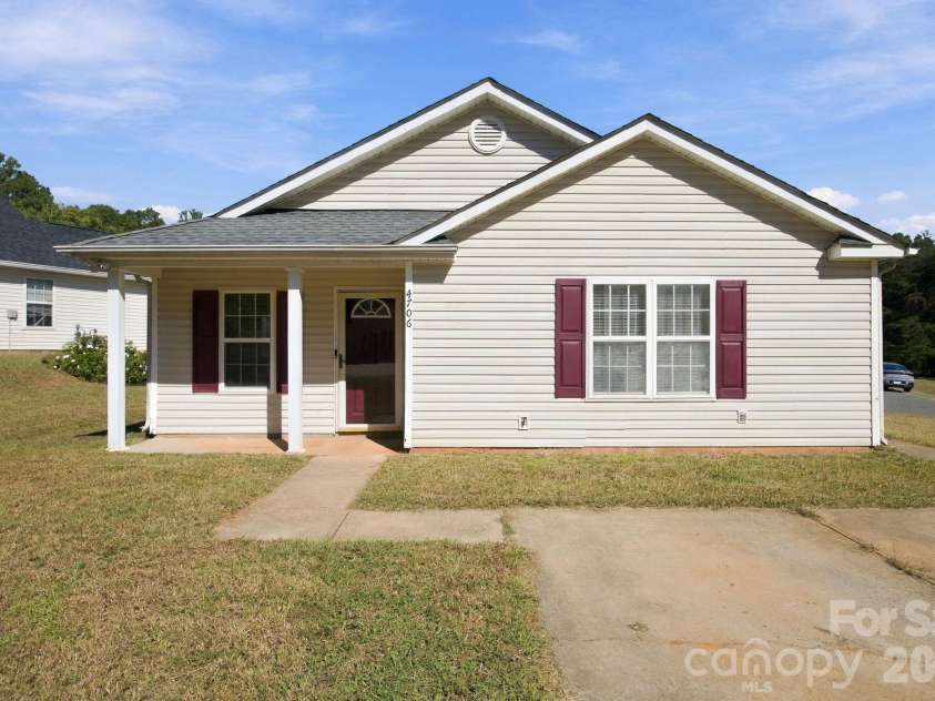 4706 Bomar Drive, Charlotte, NC 28216.  MLS# CAR4434496, YatesRealty ID 58579. 