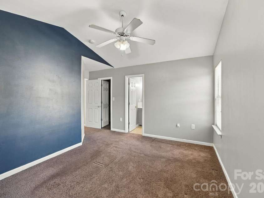 4706 Bomar Drive, Charlotte, NC 28216.  MLS# CAR4434496, YatesRealty ID 58579. 