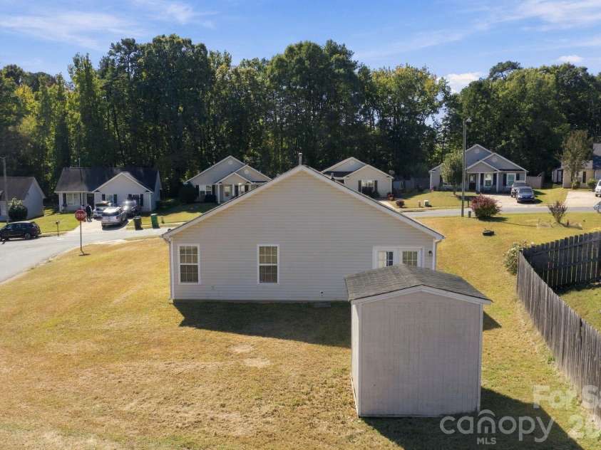 4706 Bomar Drive, Charlotte, NC 28216.  MLS# CAR4434496, YatesRealty ID 58579. 