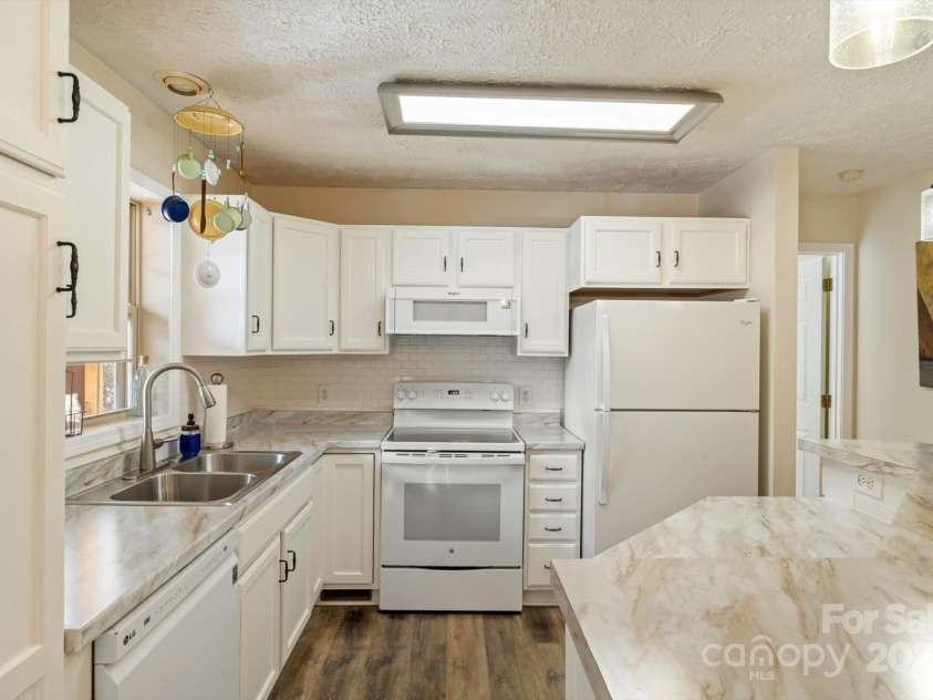 284 Caldwell Drive, Maggie Valley, NC 28751.  MLS# CAR4218982, YatesRealty ID 5858. Main Floor Kitchen