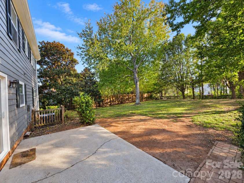 8730 Fieldgate Drive, Charlotte, NC 28277.  MLS# CAR4436593, YatesRealty ID 58584. 