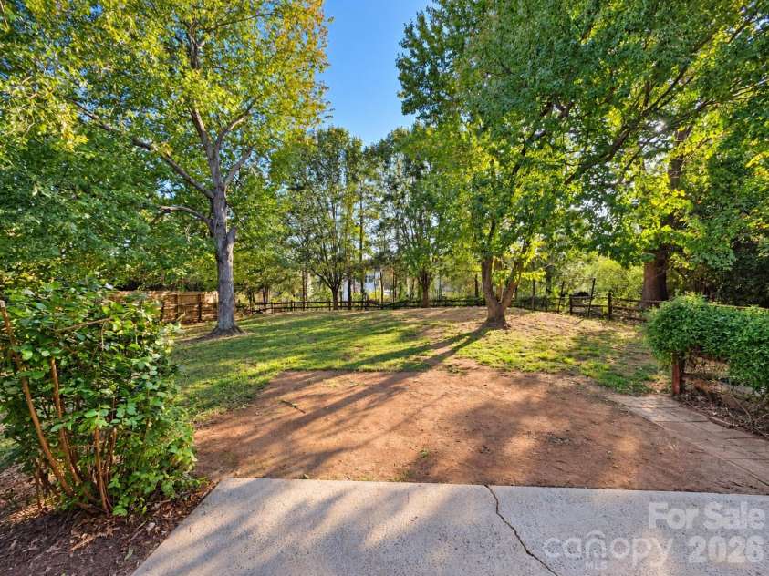 8730 Fieldgate Drive, Charlotte, NC 28277.  MLS# CAR4436593, YatesRealty ID 58584. 