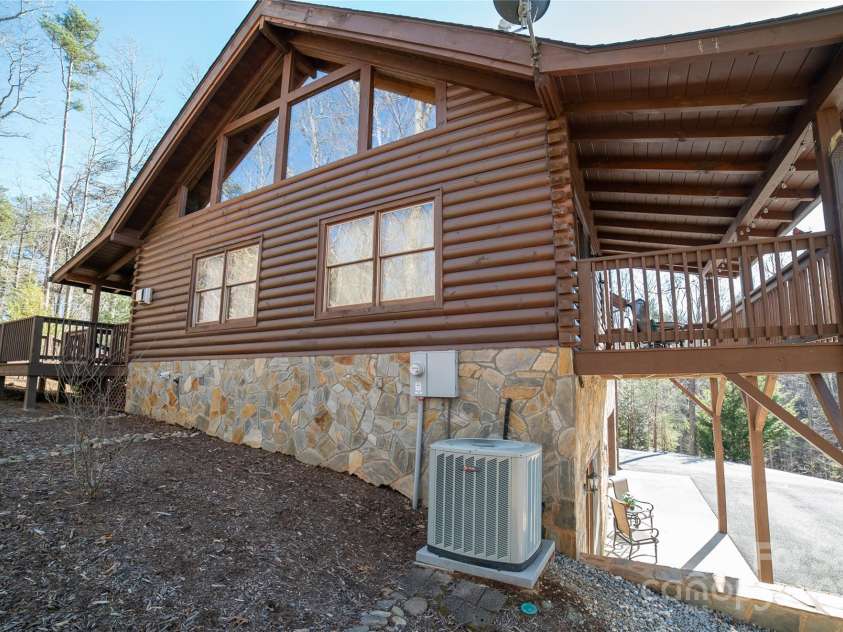 215 Outback Trail, Nebo, NC 28761.  MLS# CAR4235221, YatesRealty ID 5859. 