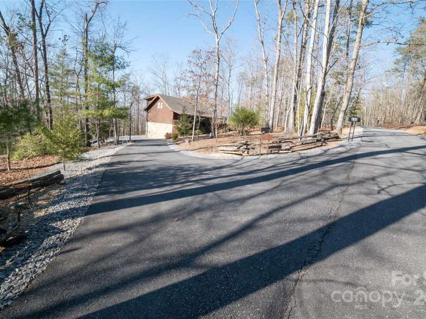 215 Outback Trail, Nebo, NC 28761.  MLS# CAR4235221, YatesRealty ID 5859. 
