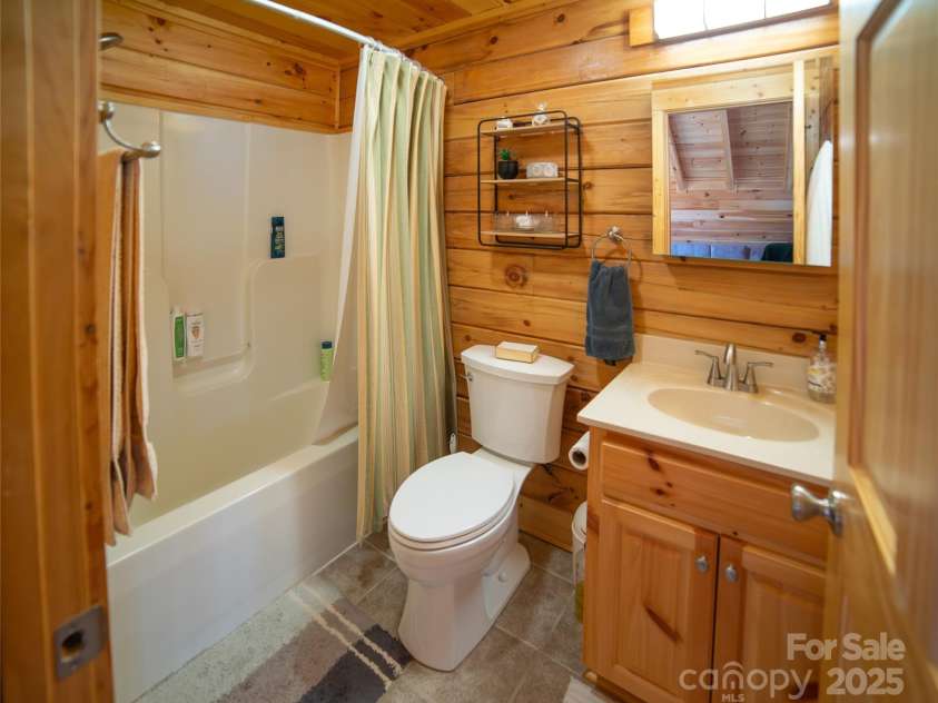 215 Outback Trail, Nebo, NC 28761.  MLS# CAR4235221, YatesRealty ID 5859. 