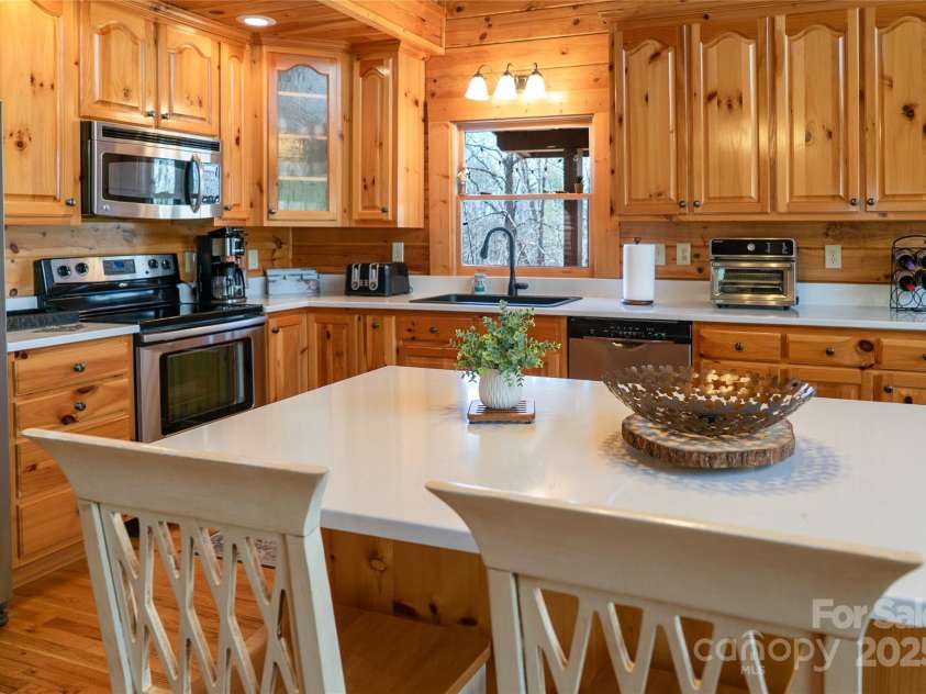 215 Outback Trail, Nebo, NC 28761.  MLS# CAR4235221, YatesRealty ID 5859. 