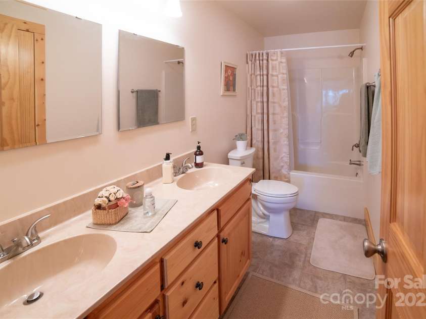 215 Outback Trail, Nebo, NC 28761.  MLS# CAR4235221, YatesRealty ID 5859. 