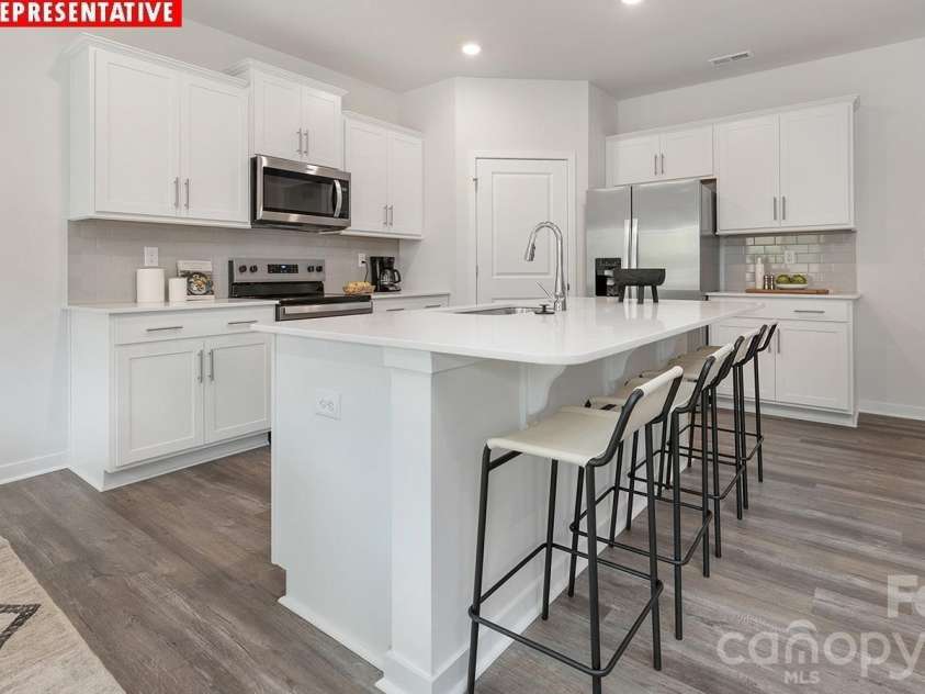 15027 Murrelet Way, Charlotte, NC 28215.  MLS# CAR4437800, YatesRealty ID 58597. 
