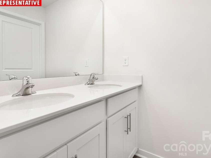 15027 Murrelet Way, Charlotte, NC 28215.  MLS# CAR4437800, YatesRealty ID 58597. 