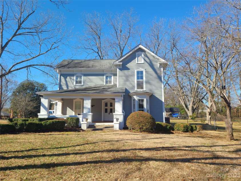 902 Ashe Avenue, Newton, NC 28658.  MLS# CAR4103600, YatesRealty ID 586. 