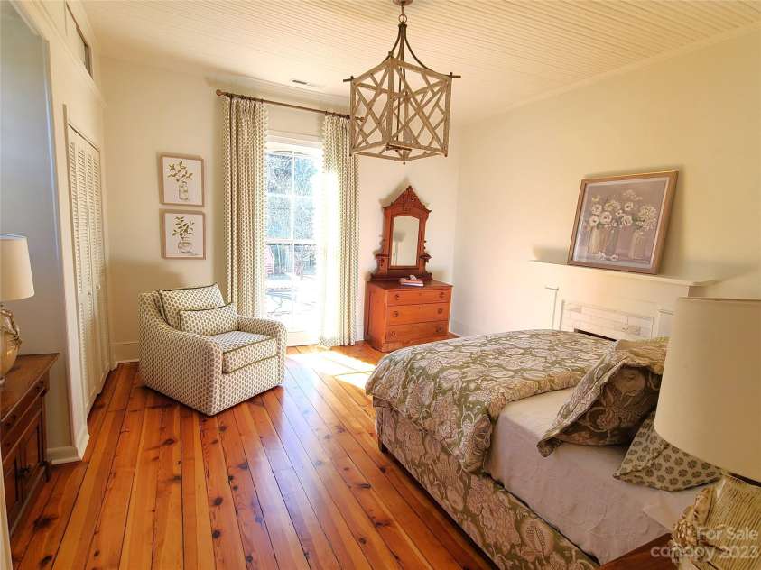 902 Ashe Avenue, Newton, NC 28658.  MLS# CAR4103600, YatesRealty ID 586. 