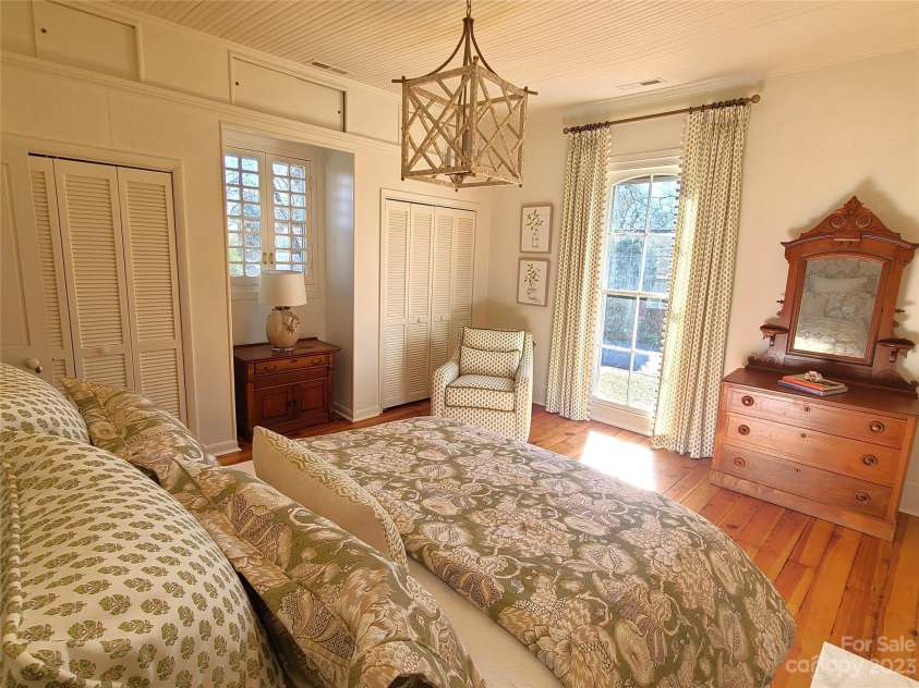 902 Ashe Avenue, Newton, NC 28658.  MLS# CAR4103600, YatesRealty ID 586. 