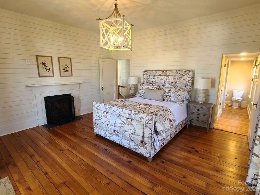 902 Ashe Avenue, Newton, NC 28658.  MLS# CAR4103600, YatesRealty ID 586. 