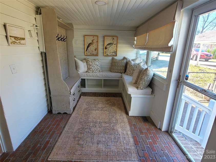 902 Ashe Avenue, Newton, NC 28658.  MLS# CAR4103600, YatesRealty ID 586. 