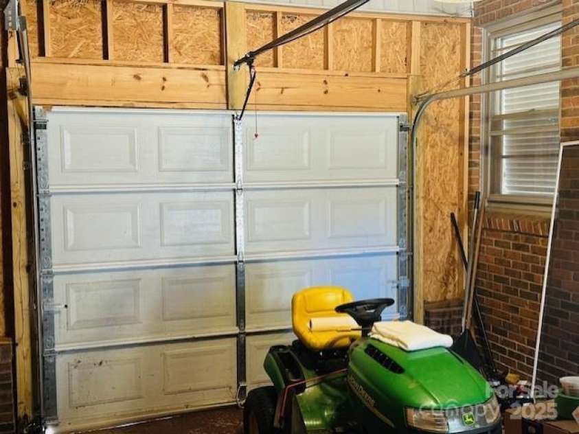 344 Circleview Drive, Shelby, NC 28150.  MLS# CAR4325389, YatesRealty ID 5860. Garage