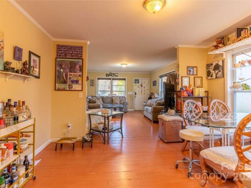 4 Wren Way Drive, Asheville, NC 28803.  MLS# CAR4227621, YatesRealty ID 5861. 