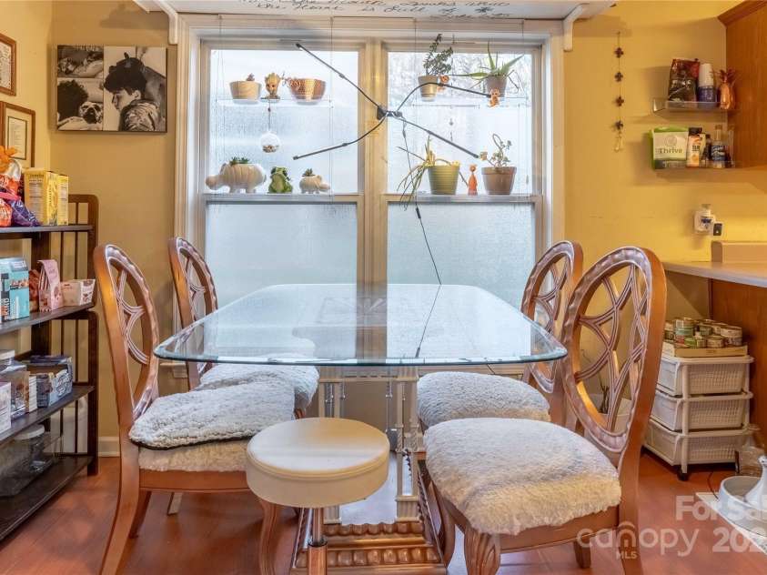 4 Wren Way Drive, Asheville, NC 28803.  MLS# CAR4227621, YatesRealty ID 5861. 