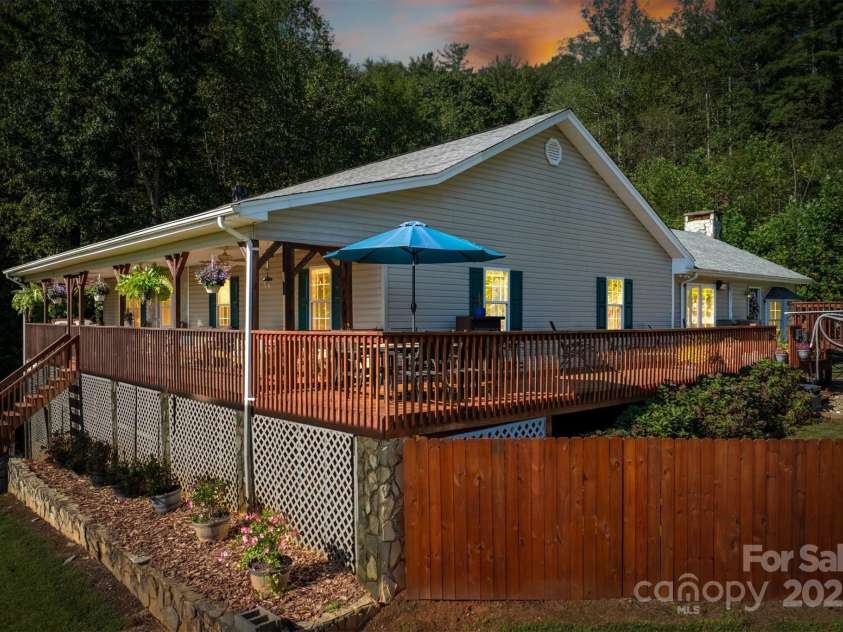 5933 Nubbin Creek Road, Lenoir, NC 28645.  MLS# CAR4299119, YatesRealty ID 5861. 