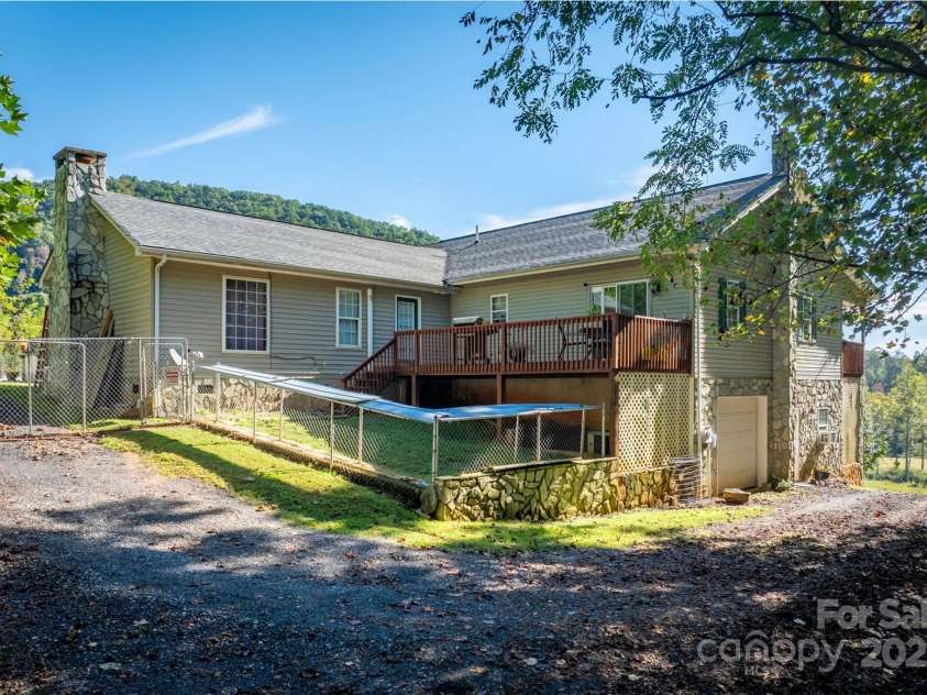 5933 Nubbin Creek Road, Lenoir, NC 28645.  MLS# CAR4299119, YatesRealty ID 5861. 