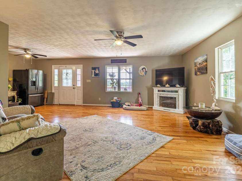 5933 Nubbin Creek Road, Lenoir, NC 28645.  MLS# CAR4299119, YatesRealty ID 5861. 
