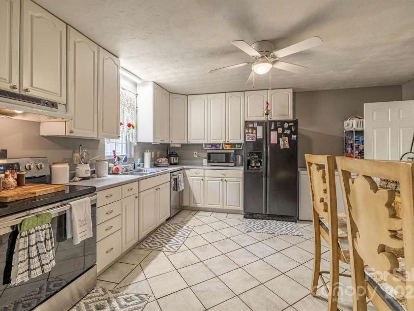 5933 Nubbin Creek Road, Lenoir, NC 28645.  MLS# CAR4299119, YatesRealty ID 5861. 