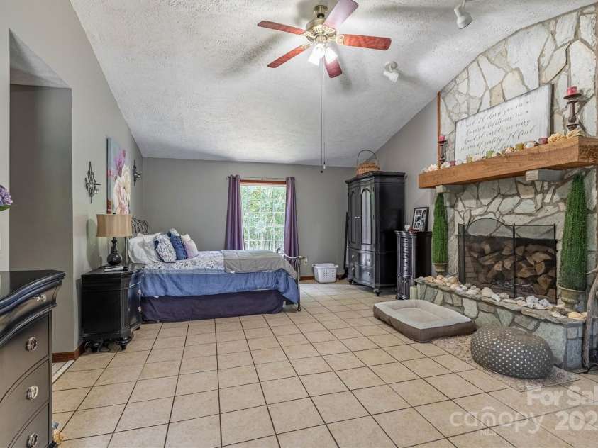 5933 Nubbin Creek Road, Lenoir, NC 28645.  MLS# CAR4299119, YatesRealty ID 5861. 