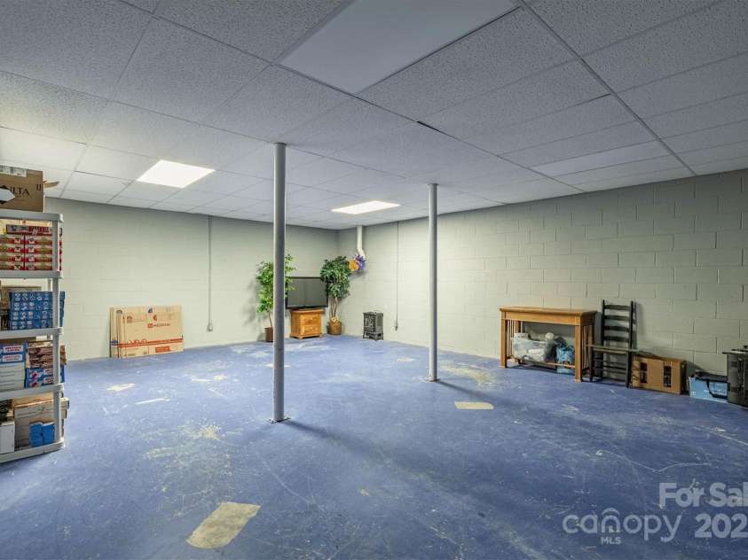 5933 Nubbin Creek Road, Lenoir, NC 28645.  MLS# CAR4299119, YatesRealty ID 5861. 