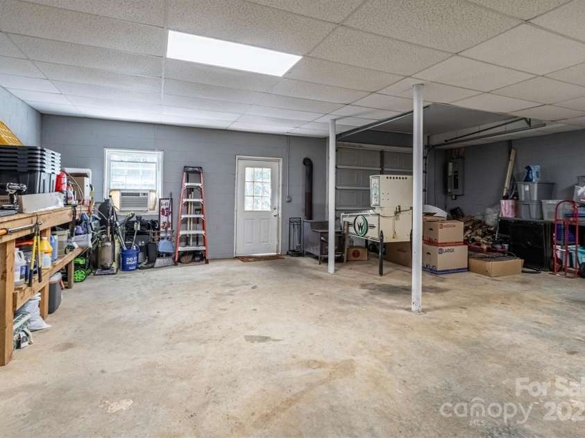 5933 Nubbin Creek Road, Lenoir, NC 28645.  MLS# CAR4299119, YatesRealty ID 5861. 