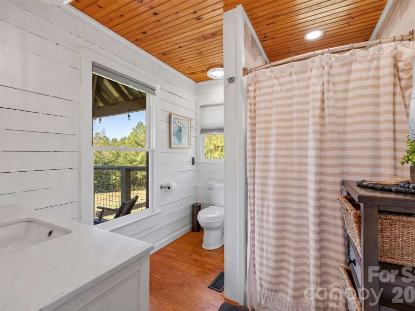 2137 Overbrook Way, Kershaw, SC 29067.  MLS# CAR4437244, YatesRealty ID 58614. Full Bath Cabin