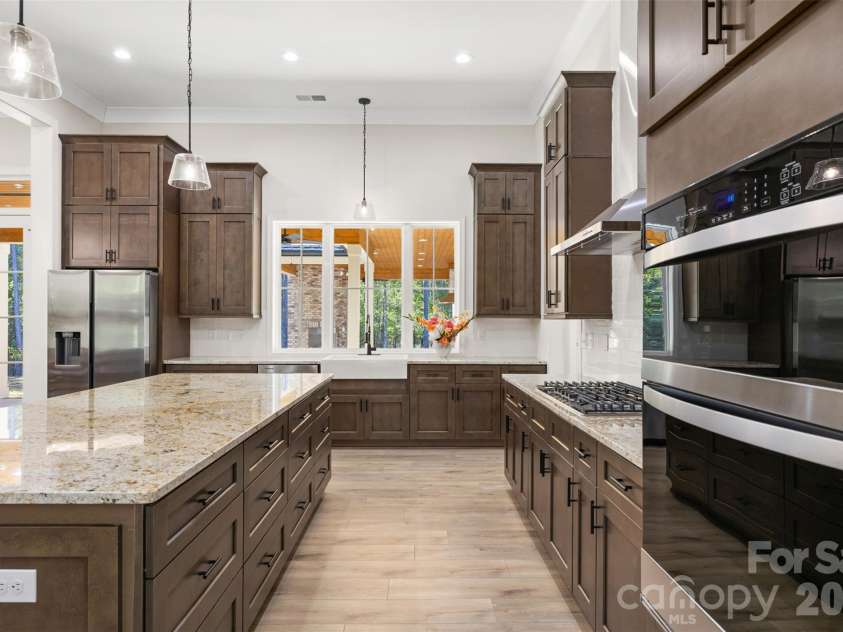 2137 Overbrook Way, Kershaw, SC 29067.  MLS# CAR4437244, YatesRealty ID 58614. Kitchen