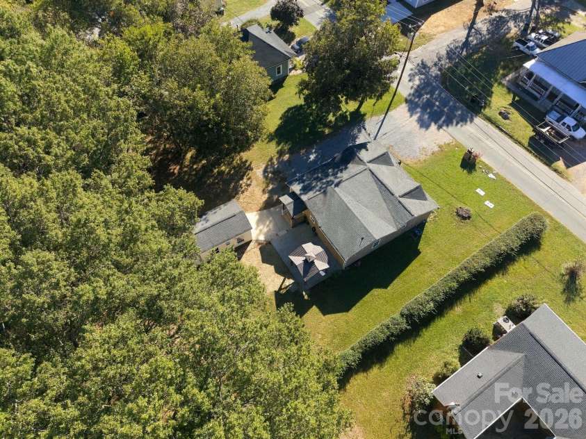 200 Walnut Street, Monroe, NC 28110.  MLS# CAR4437370, YatesRealty ID 58615. 