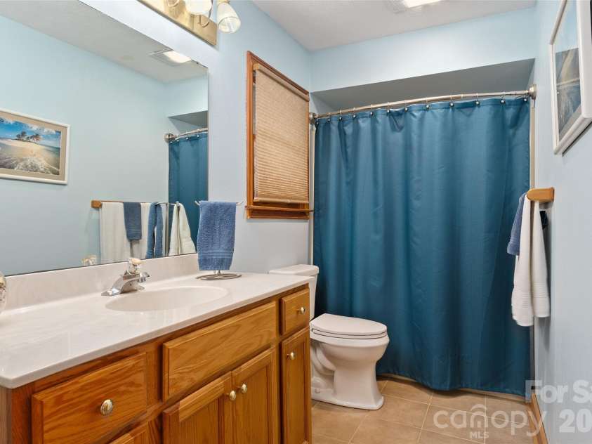 471 McNary Drive, Clyde, NC 28721.  MLS# CAR4435180, YatesRealty ID 58619. 