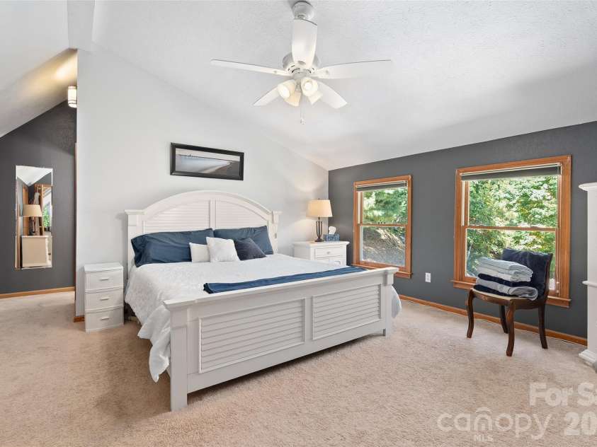 471 McNary Drive, Clyde, NC 28721.  MLS# CAR4435180, YatesRealty ID 58619. 