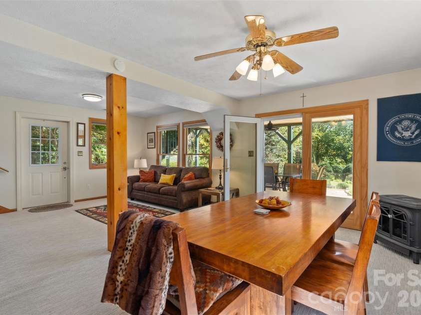 471 McNary Drive, Clyde, NC 28721.  MLS# CAR4435180, YatesRealty ID 58619. 