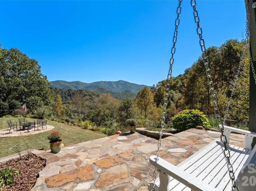 471 McNary Drive, Clyde, NC 28721.  MLS# CAR4435180, YatesRealty ID 58619. 
