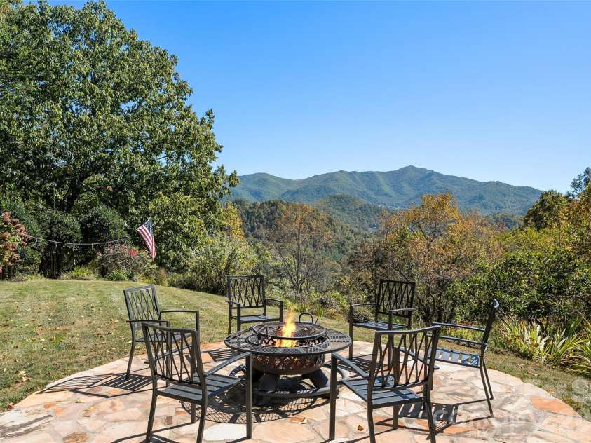 471 McNary Drive, Clyde, NC 28721.  MLS# CAR4435180, YatesRealty ID 58619. 