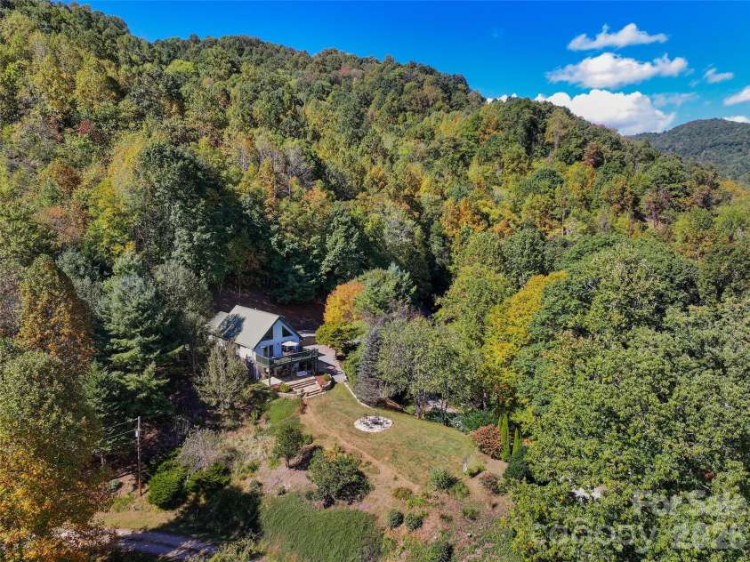 471 McNary Drive, Clyde, NC 28721.  MLS# CAR4435180, YatesRealty ID 58619. 