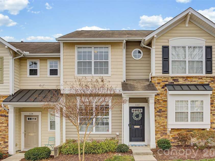 122 Chimney Rock Lane, Fort Mill, SC 29708.  MLS# CAR4346071, YatesRealty ID 5863. 