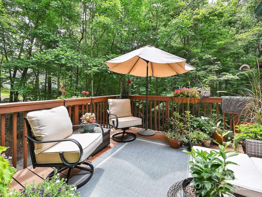 9 Azalea Terrace, Asheville, NC 28803.  MLS# CAR4227191, YatesRealty ID 5863. 