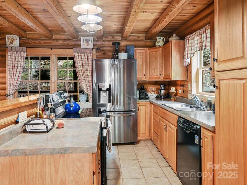 9 Azalea Terrace, Asheville, NC 28803.  MLS# CAR4227191, YatesRealty ID 5863. 