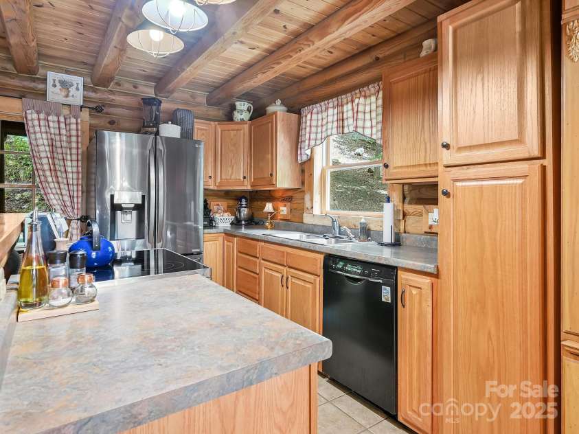 9 Azalea Terrace, Asheville, NC 28803.  MLS# CAR4227191, YatesRealty ID 5863. 