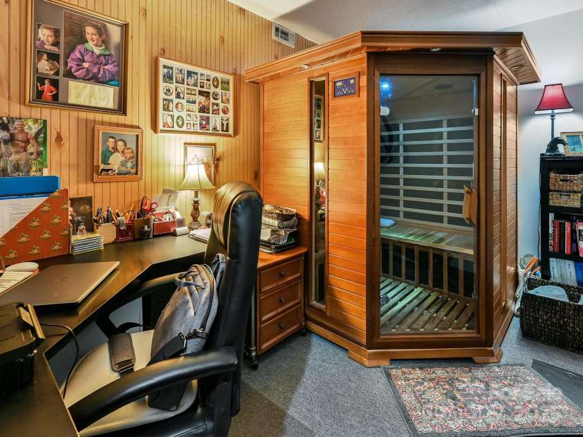 9 Azalea Terrace, Asheville, NC 28803.  MLS# CAR4227191, YatesRealty ID 5863. 