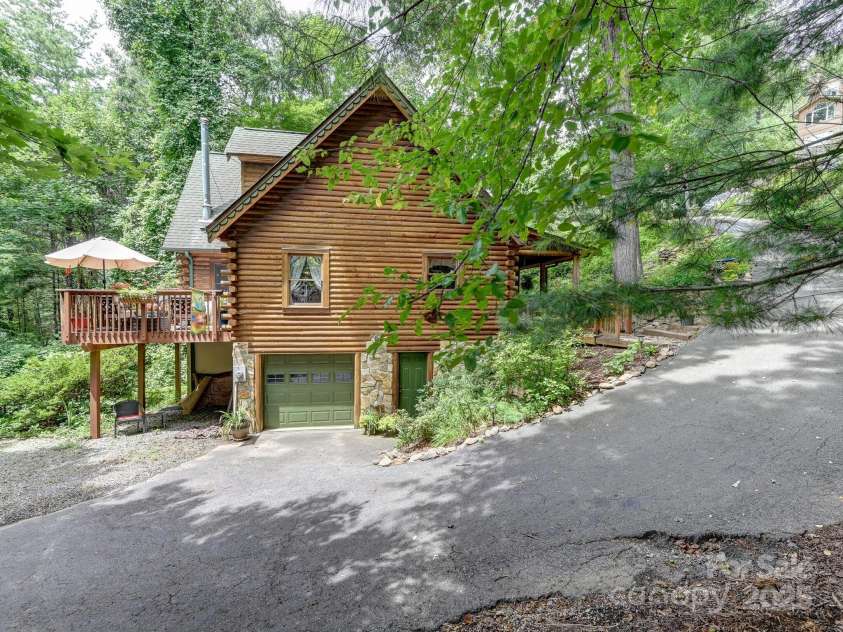 9 Azalea Terrace, Asheville, NC 28803.  MLS# CAR4227191, YatesRealty ID 5863. 