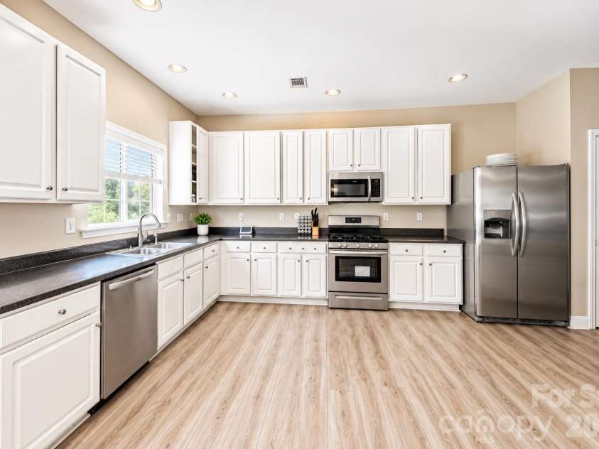 4328 Stone Mountain Drive, Gastonia, NC 28054.  MLS# CAR4437615, YatesRealty ID 58635. 