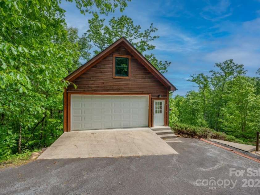 186 Black Ridge Drive, Bostic, NC 28018.  MLS# CAR4289461, YatesRealty ID 5864. 