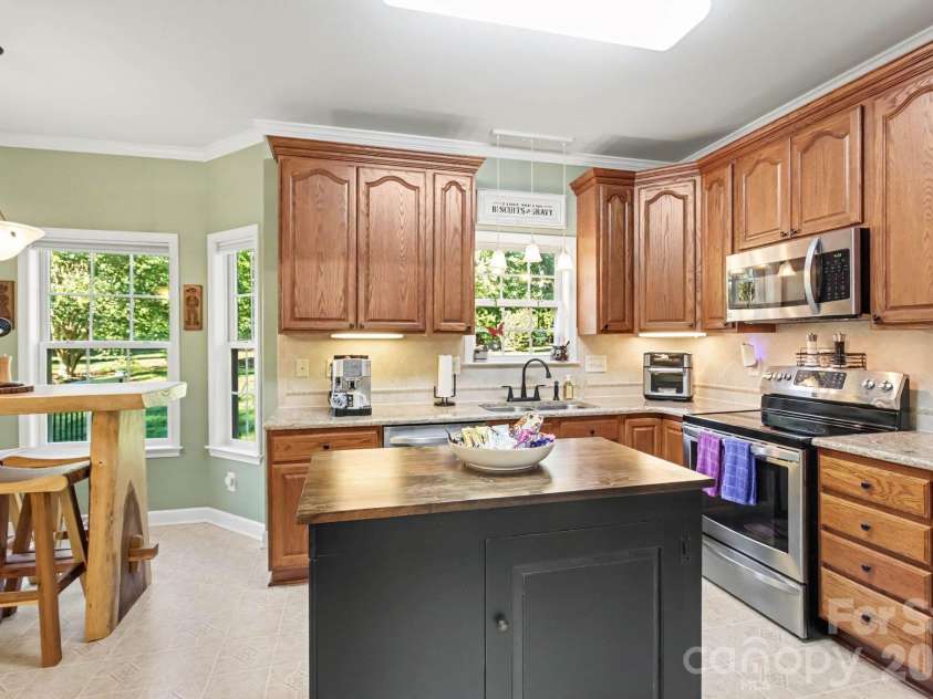 298 Covington Drive, Advance, NC 27006.  MLS# CAR4437758, YatesRealty ID 58642. 
