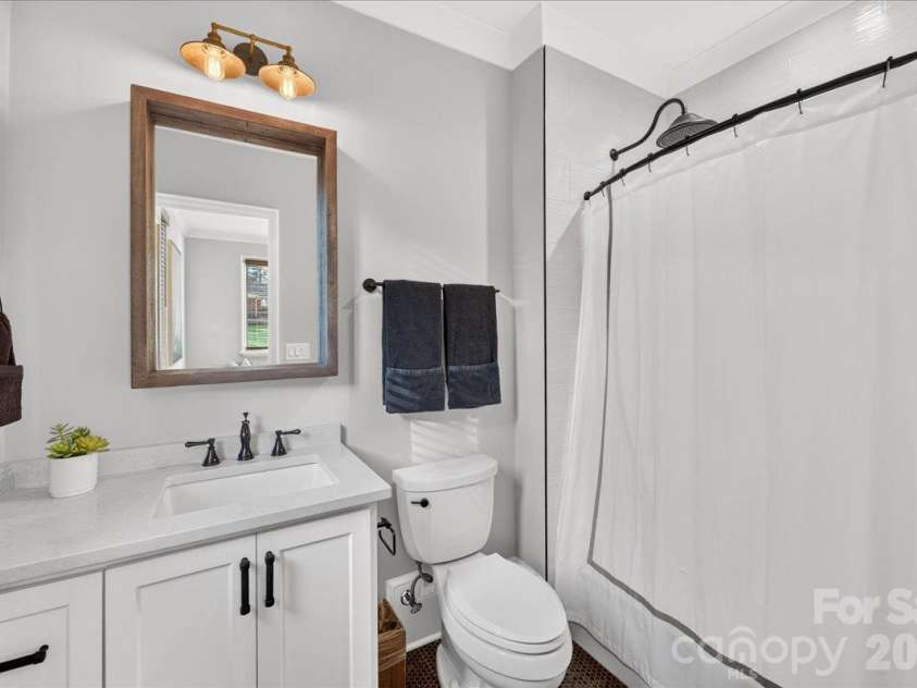 4211 Tangle Drive, Charlotte, NC 28211.  MLS# CAR4432661, YatesRealty ID 58643. 